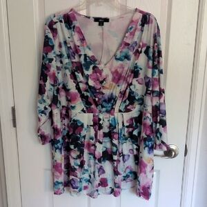 NWT Ellos Floral V Neck - 22/24 1X